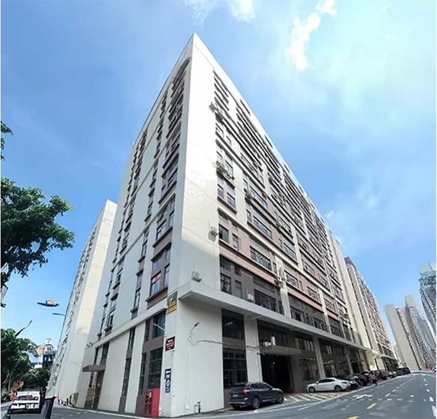 公司位于廣東順德容桂杰森家電工業園，面積近20000平方米，全自動生產車間,配備有國際專業水平的生產技術人員和檢驗、檢測設備，具有年產近100萬臺油煙機、燃氣灶具、熱水器、集成灶具等廚房電器的能力；公司自1999年從事家用吸油煙機研發生產，始終走自主研發生產路線，注重科技創新；經過多年的創業，積累了豐富的家用抽油煙機、燃氣灶具、燃氣熱水器及凈水器等廚房電器產品的生產制造經驗。